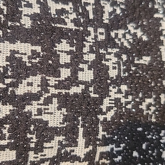 Collective concepts, stretchy fitted black and white mini dress - Picture 4 of 6